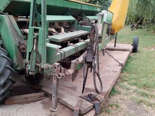Sembradora Bertini de 952