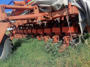 Sembradora Fercam 440 de 2517