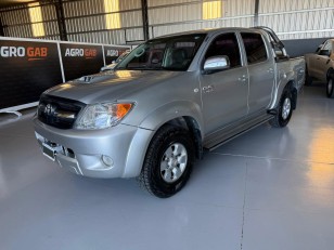 Camioneta TOYOTA Hilux SRV - Año 2006 - 