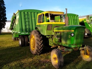 Tractor John Deere 2420