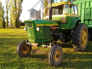 Tractor John Deere 2420