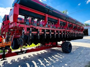 Sembradora Malasia Autotráiler 4321
