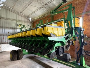 Sembradora John Deere Modelo 1740 1652