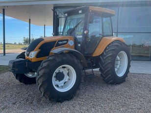 Tractor Valtra A990