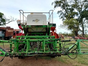 Pulverizadora Metalfor 2800 año 2006