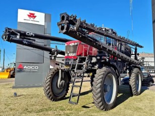 Pulverizadora Massey Ferguson 535R