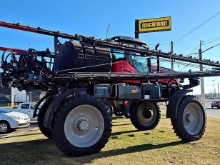 Pulverizadora Massey Ferguson 535R