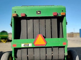 Rotoenfardadora John Deere 566