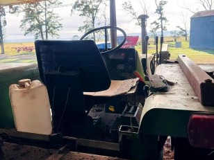 Tractor Deutz AX100 con Pala