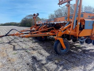Sembradora Agrometal TX Mega 1852