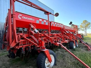 Sembradora Crucianelli Gringa 3235 año 2