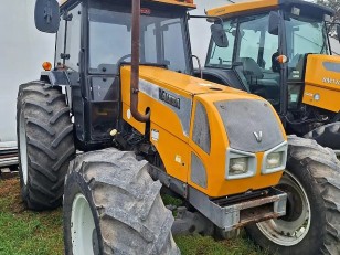 Tractor Valtra A990