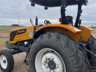 Tractor Valtra A750
