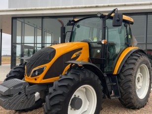 Tractor Valtra A124
