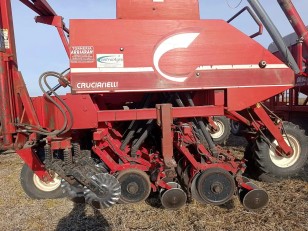 Sembradora Crucianelli Pionera 4017 año 