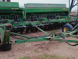 Sembradora John deere 750