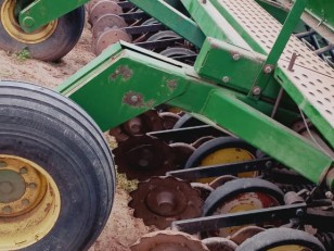 Sembradora John deere 750