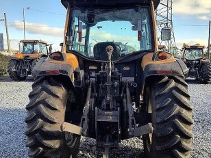 Tractor Valtra A134
