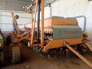 Sembradora Agrometal TX Mega 2335