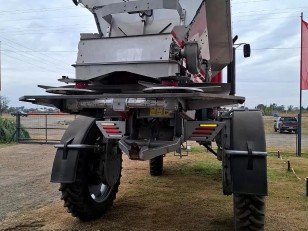 Fertilizadora Fertec Serie 6 824 año 202