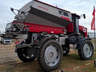 Fertilizadora Fertec Serie 6 824 año 202