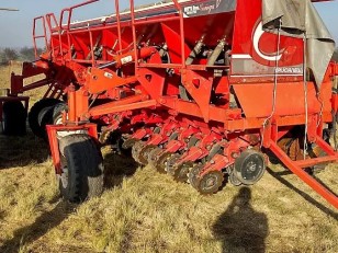 Sembradora Crucianelli Gringa V 1452 año