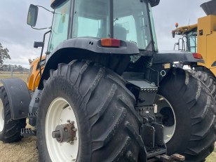 Tractor Valtra AR135