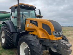 Tractor Valtra AR135