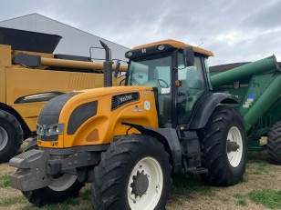 Tractor Valtra AR135