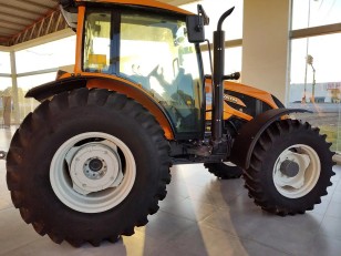 Tractor Valtra A 114 Cabinado