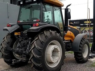 Tractor Valtra BM 135