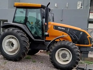 Tractor Valtra BM 135