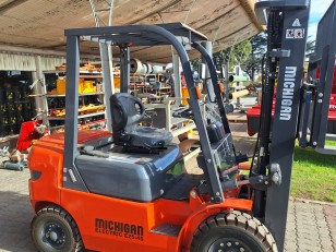 Autoelevador eléctrico Michigan 25-45