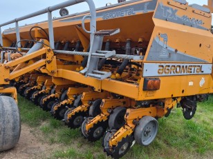 Sembradora agrometal tx mega 16a 52 neum