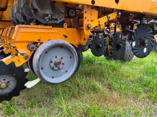 Sembradora agrometal tx mega 16a 52 neum