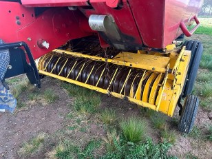 Rotoenfardadora New Holland BR7070