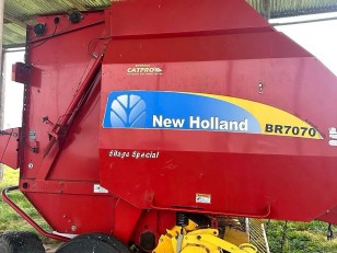 Rotoenfardadora New Holland BR7070