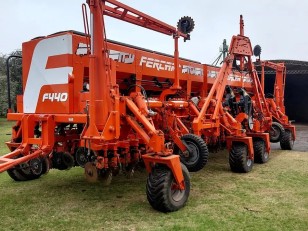 Sembradora Fercam F440 3326