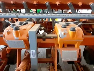 Sembradora Agrometal TX Mega 1852
