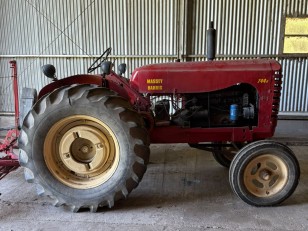 Tractor Massey Harris 744 d