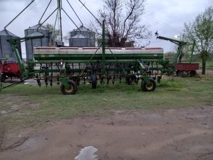 Fertilizadora incorporadora Compans de 2