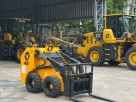 MINICARGADORA TAURUS WT400