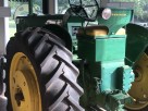 Tractor John Deere 730