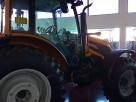 Tractor Valtra A124