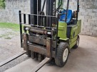 AUTOELEVADOR CLARK 2,5 T